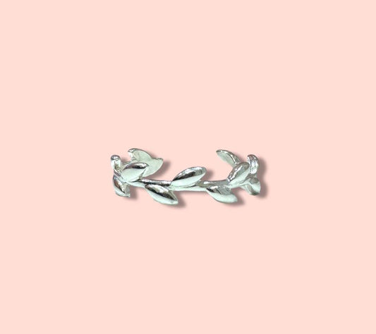 925 Sterling Silver Vine Leaf adjustable ring!